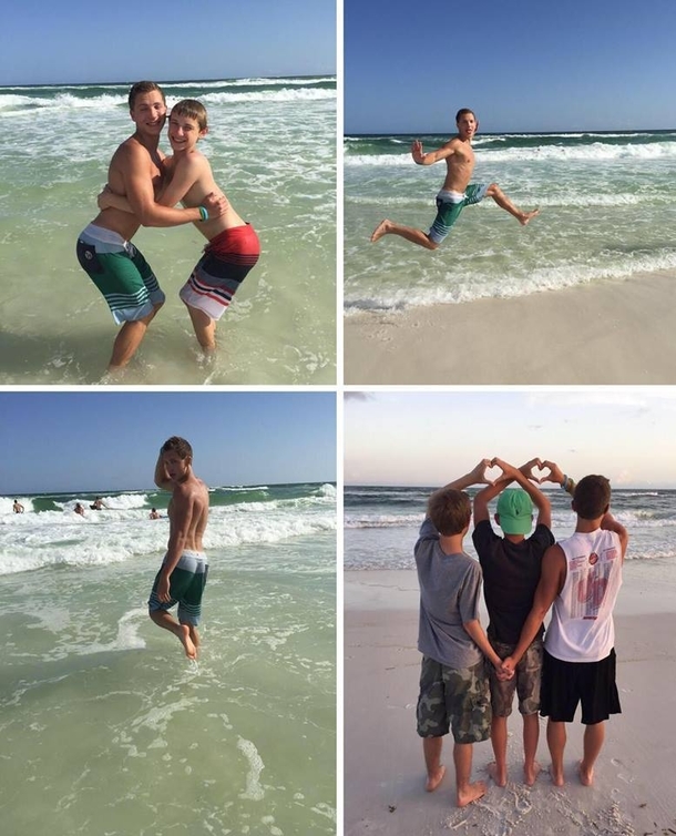 Pic #1 - How girls take pictures at the beach