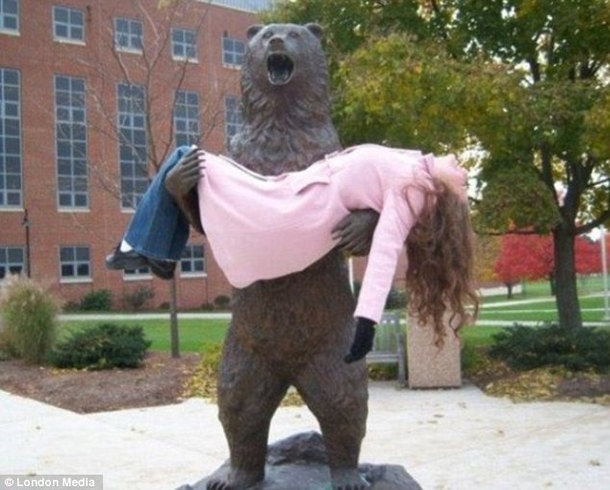 Pic #1 - Statues in action