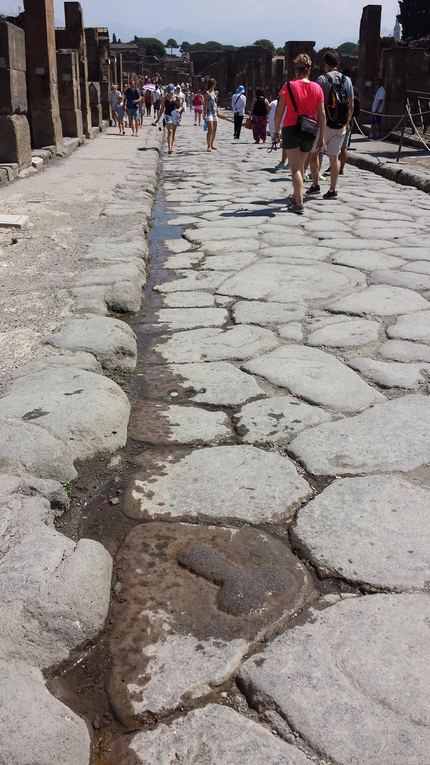 Pic #1 - Went to pompeii today Made it a quest to find a post from usynalchemist from a year ago