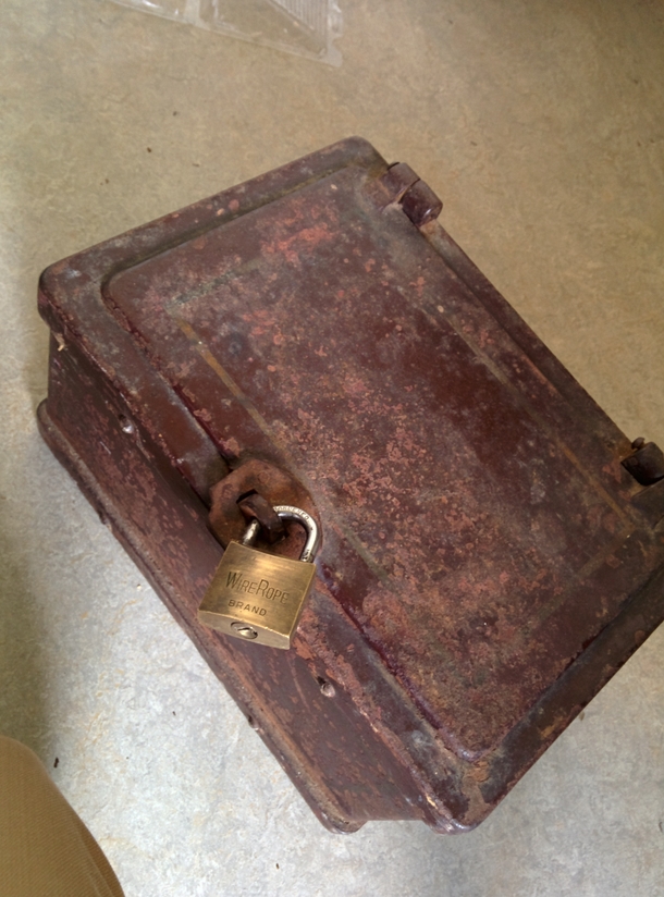 Pic #2 - Girlfriend inherited a house found a mysterious chest