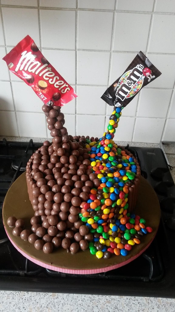 Pic #2 - Gravity cake