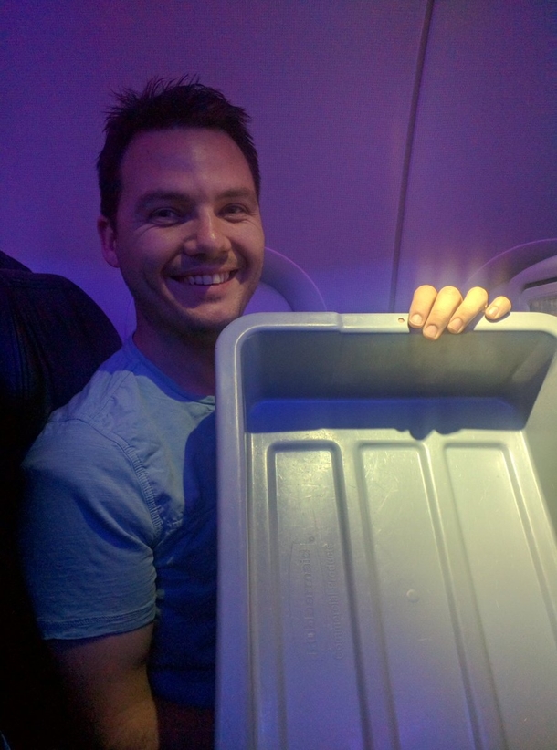 Pic #2 - Stealing the TSA Bin