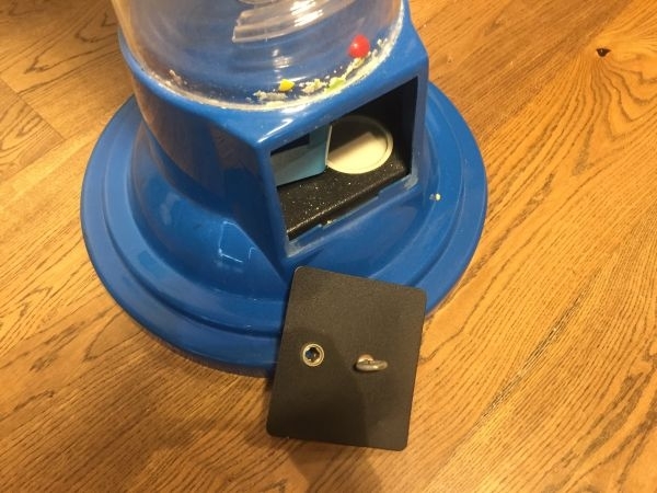 Pic #3 - Amazing discovery found inside Blockbuster gumball machine
