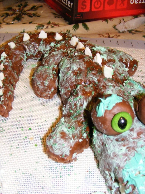 Pic #5 - ProjectExpectation of the night  Alligator cake Reality  Turdagator cakepoor turdagatorim sorry ive failed you