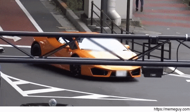 Police officer chases Lamborghini Huracn on a Bicycle