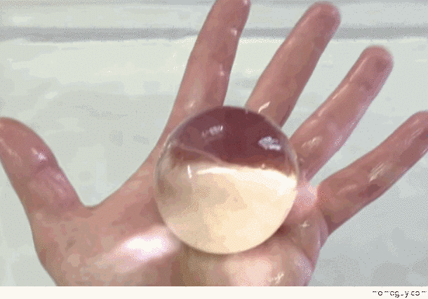 Polymer balls that are invisible in water