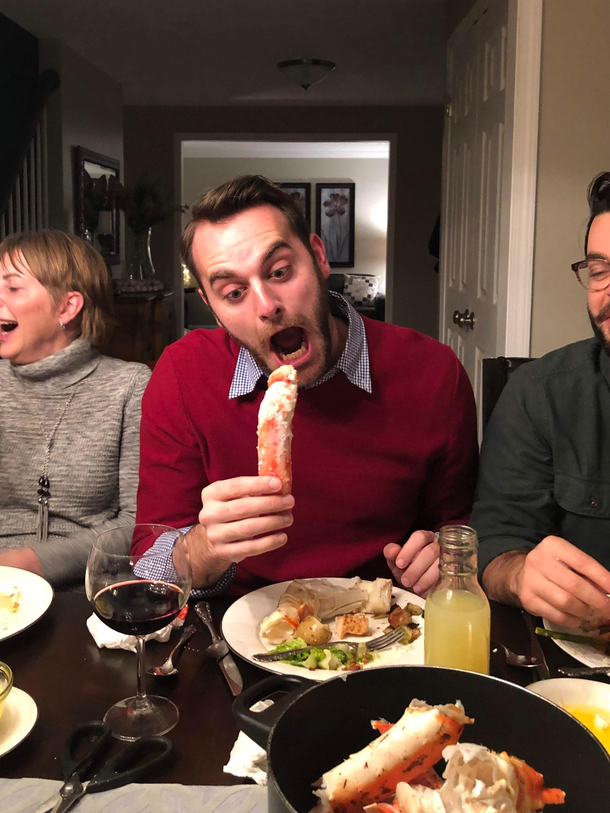 Pulled out this unbelievably phallic crab leg at my moms birthday dinner Finally understanding why she requests crab every year