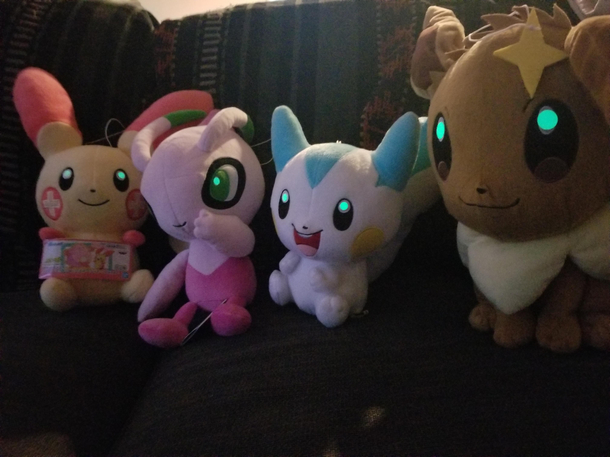 Put glow-in-the-dark stickers on my gfs pokemon plushies