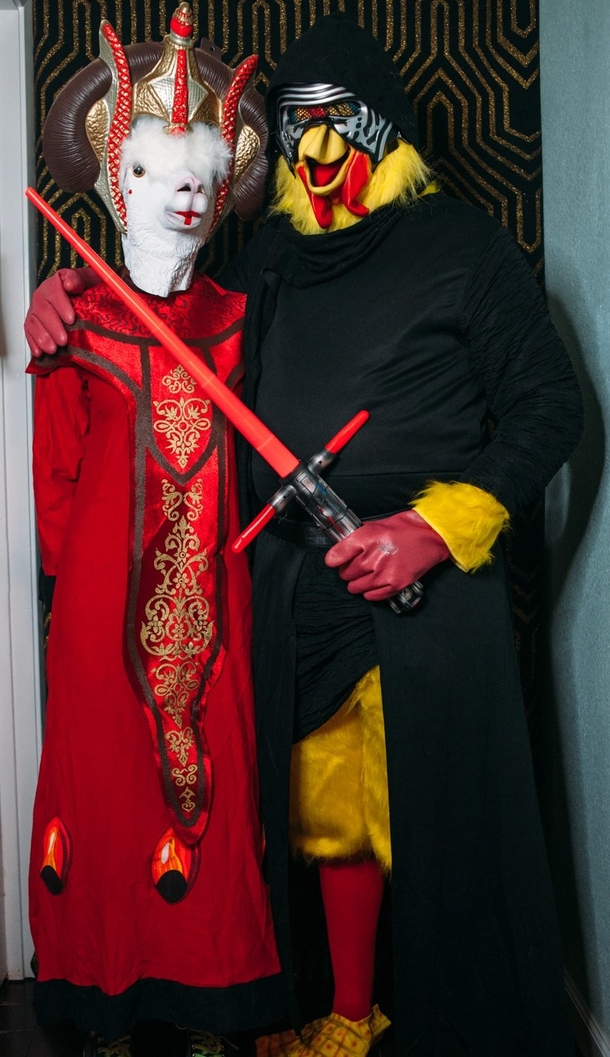 Queen AmiLlama and Kylo Hen