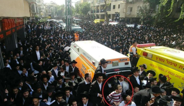 Real live Wheres Waldo at a hassidic funeral