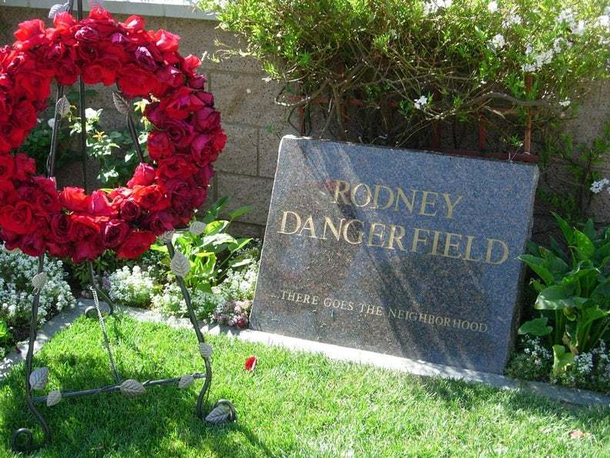 Rodney Dangerfields gravestone