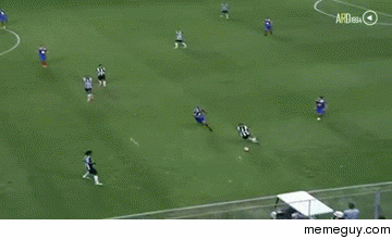 Ronaldinho still got it