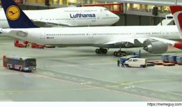 Samuel L Jackson trying to make his flight on time