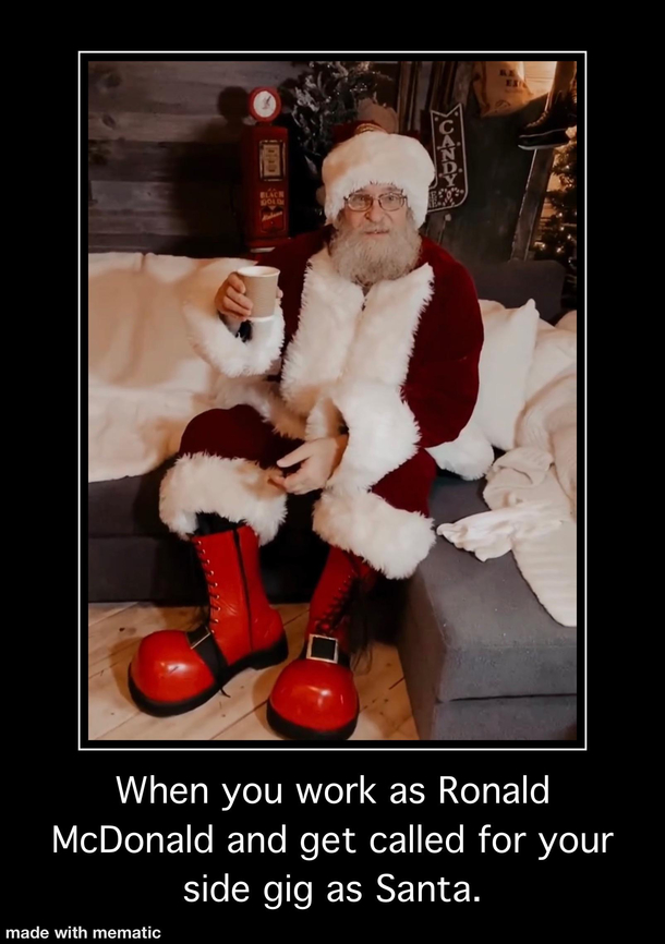 Santa rocking those shoes