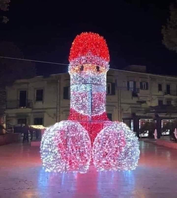 Santas Coming