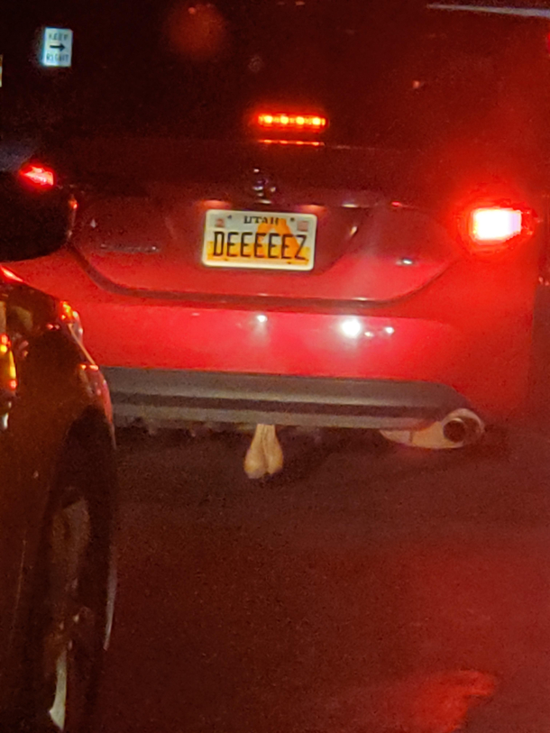 Saw deeeeez at a stop light