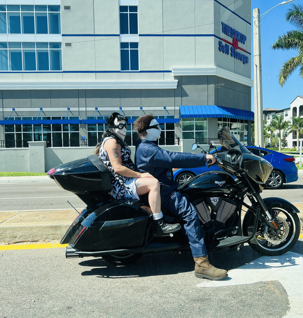 Saw these two love birds today Mike and Momo