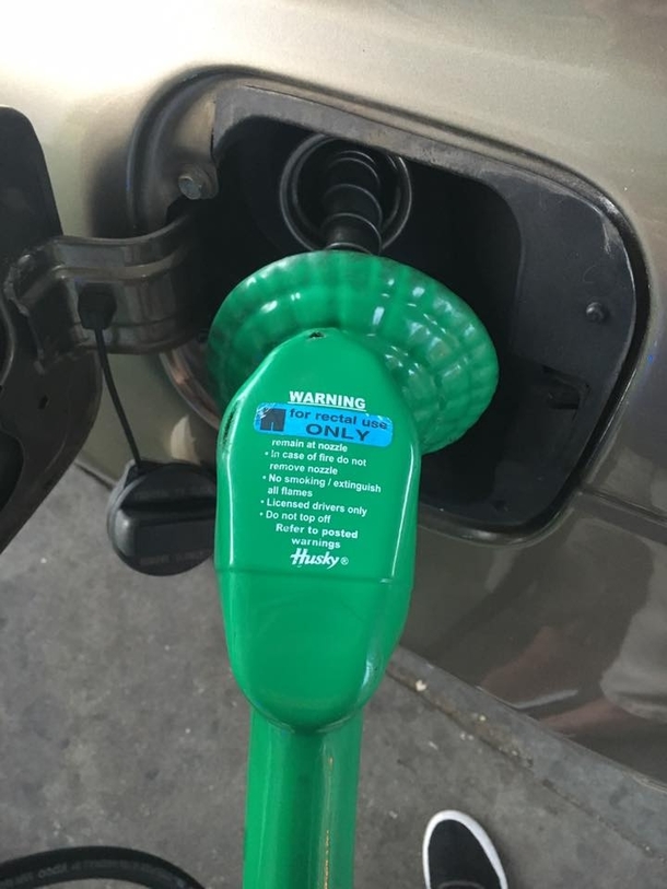 So Im pumping my gass