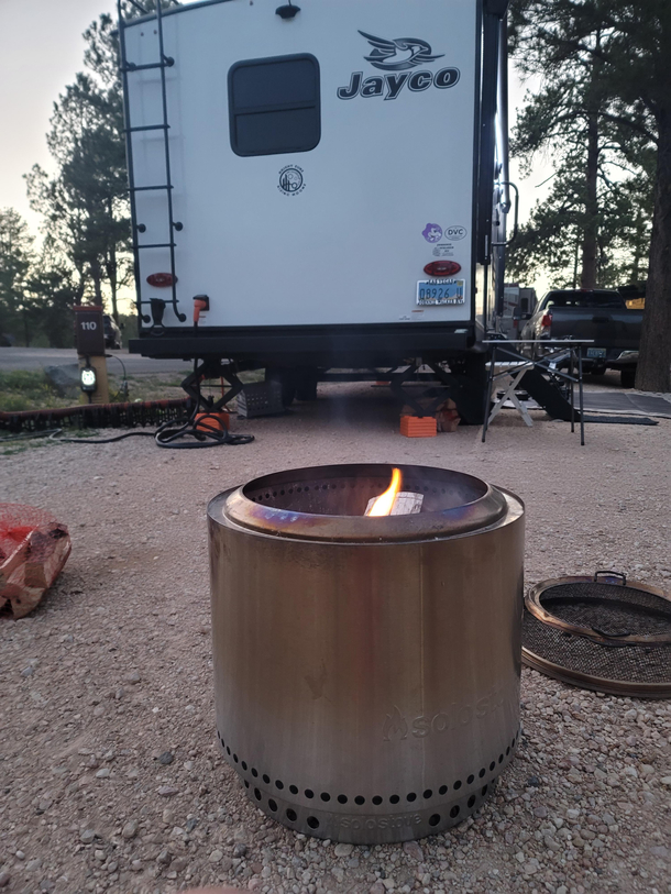 solo stove giving a thumbs up