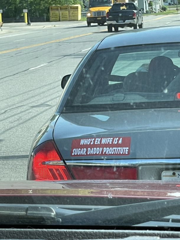Someone has anger issues and cant use the right whoswhose