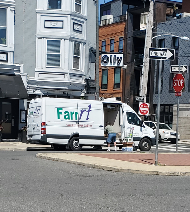 SOMEONE HERE ORDER SOME FARTS