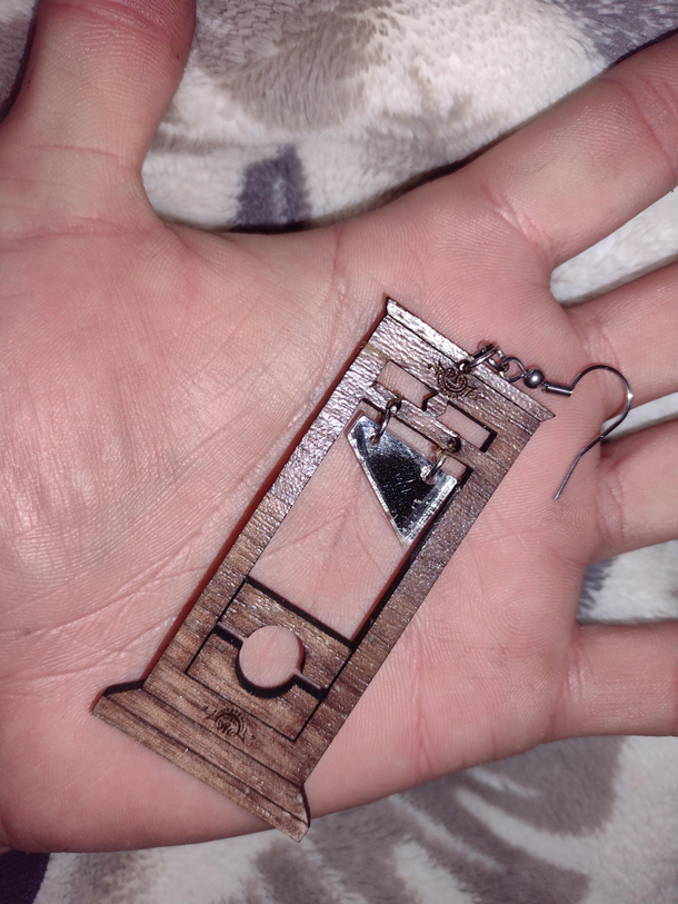 Someones walking around with just one of these earrings on