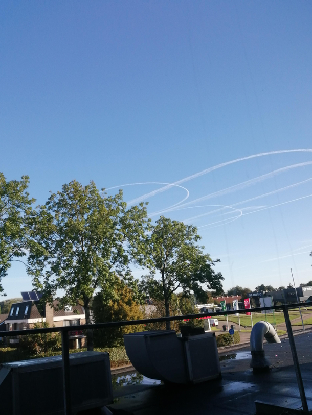 The Dutch army are having fun today