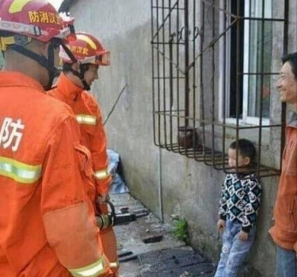 The guy on the right tho