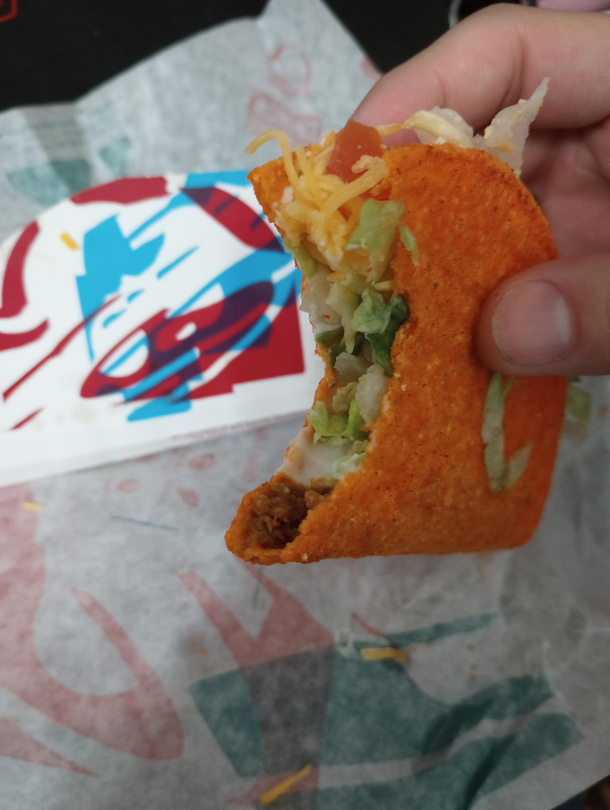 The level of meat in this Doritos tacoidk what I expected specifically but it wasnt this