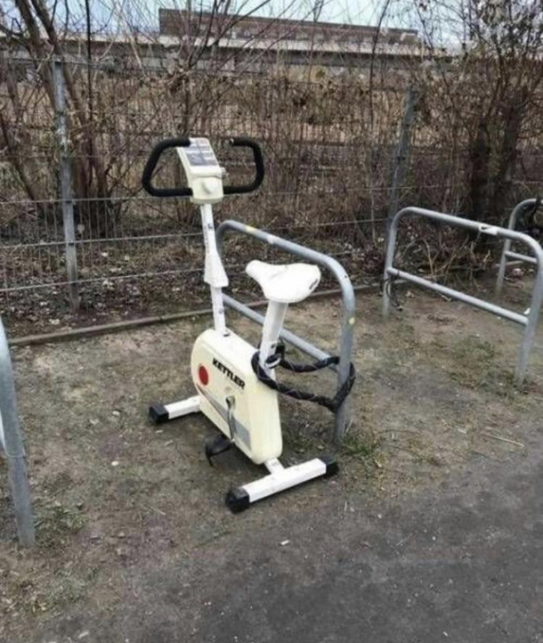 The lock isnt even secure