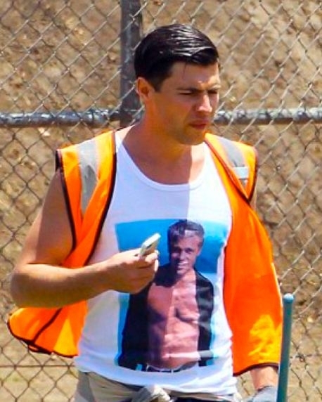 The man who punched Brad Pitt wore a shirt of Brad Pit while doing his community service punishment