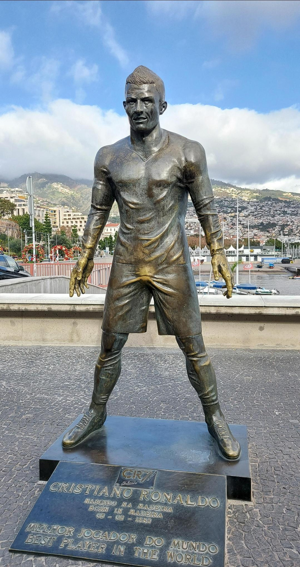 The thing about Bronze is it shows where people have touched it most