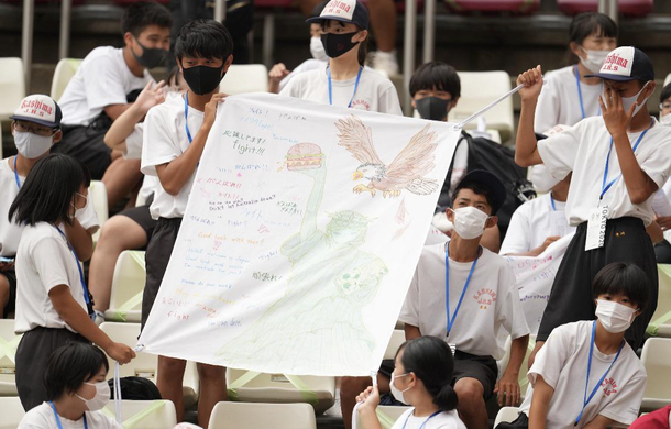 There were  Japanese students able to attend the USA womens Olympic soccer match and they made an interesting sign