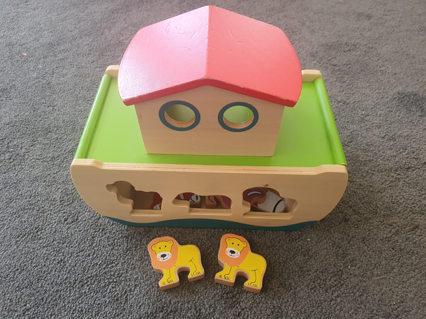 Theres something fishy about the lion couple in my toddlers Noas Ark toy
