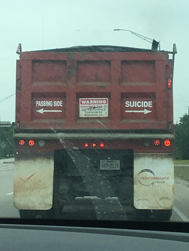 These helpful arrows on this big truck I saw today