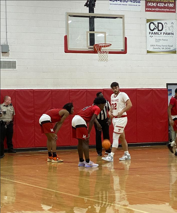 This basketball team has some very unfortunate looking basketball shorts