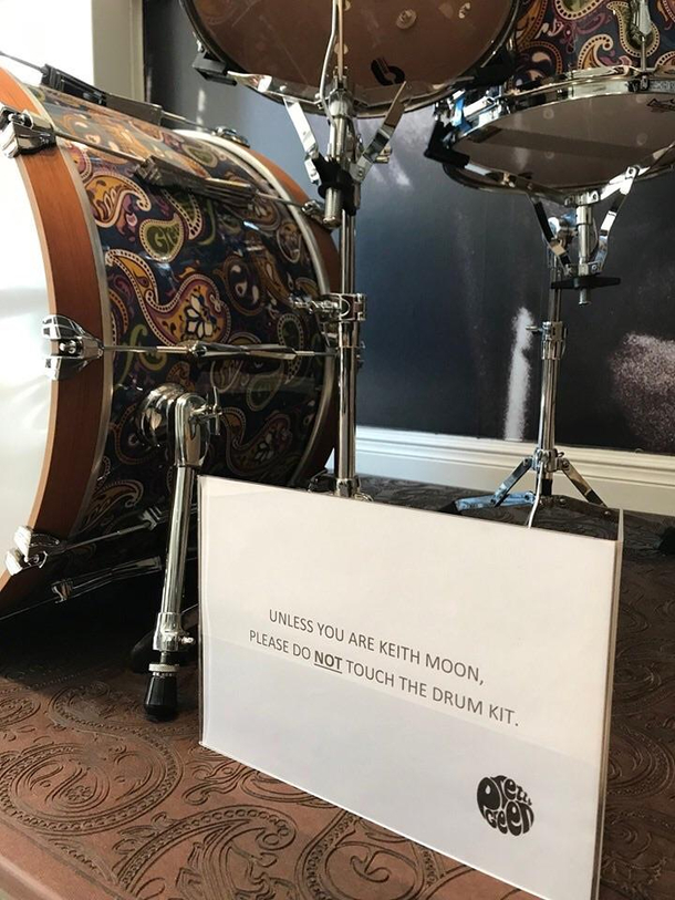 This do not touch sign in London