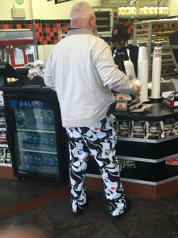 This dude living his best life