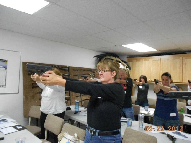 This gun safety class doesnt seem very safe