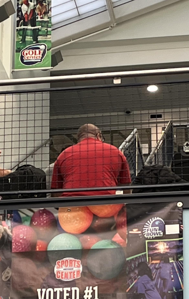 This guys big ol orange badonkadonk
