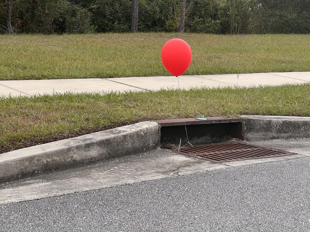 This Halloween decoration