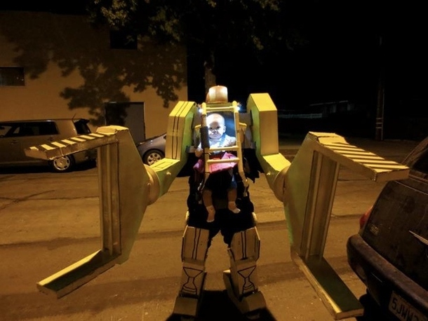 This has to be the greatest fatherbaby Halloween costume ever