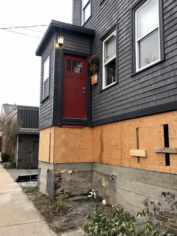 This house got high and now no one can leave