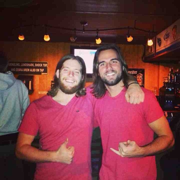 this randomly happened at a bar over thanks giving