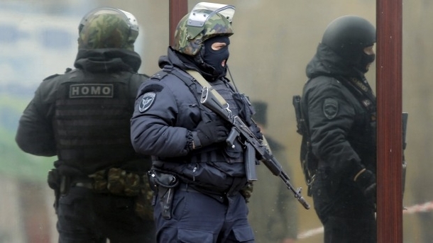 This Russian SWAT team member has no idea