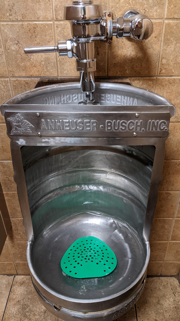 This urinal which represents the product well