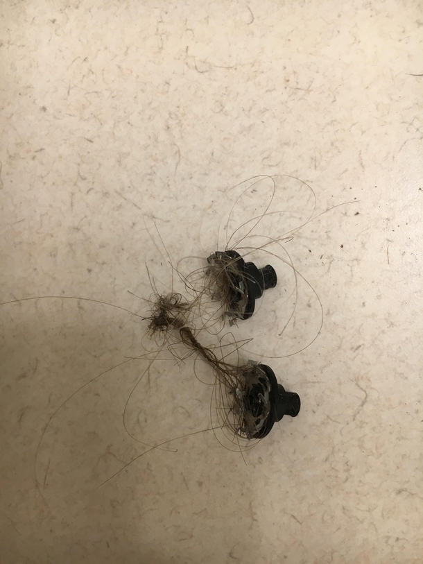 TIFU by jokingly touching my wifes head with an electric razor