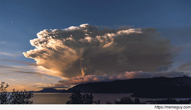 Time lapse of Calbuco Volcano  eruption Taken by Martin Heck 