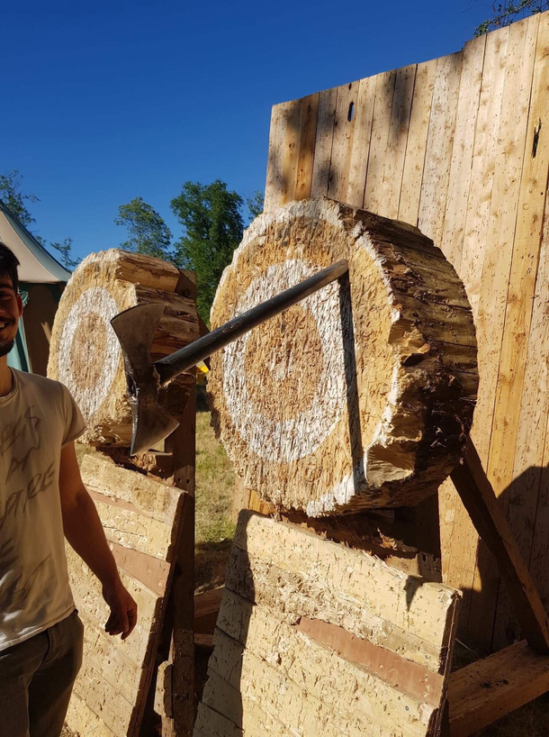 Today my friend tried axe-throwing It ended quite unexpectedly