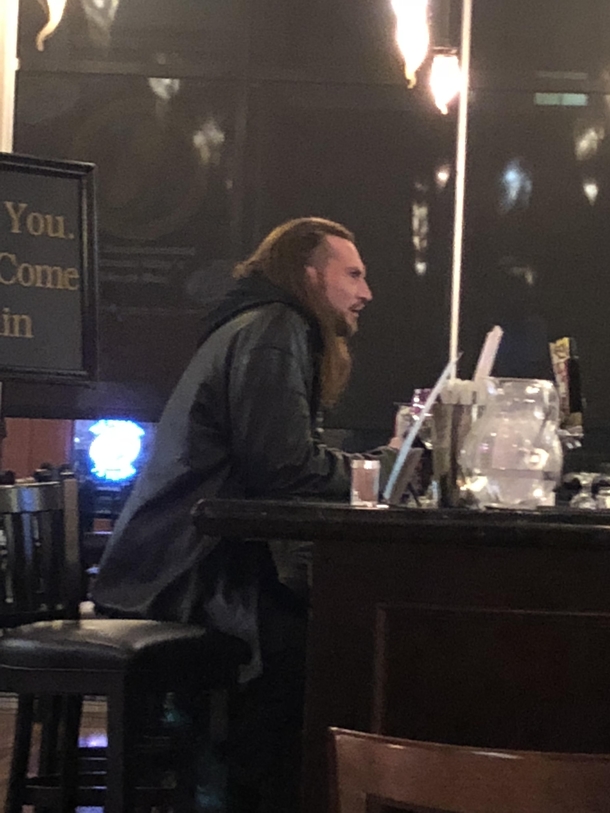 Tonight I saw Qui-Gon Gin at a bar